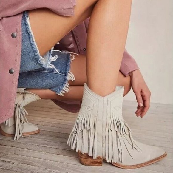 Free People Lawless Bone Suede Leather Fringe Western Boots  Free People Lawless Fringe Western Leather Suede Boots Size 10/40 in Bone